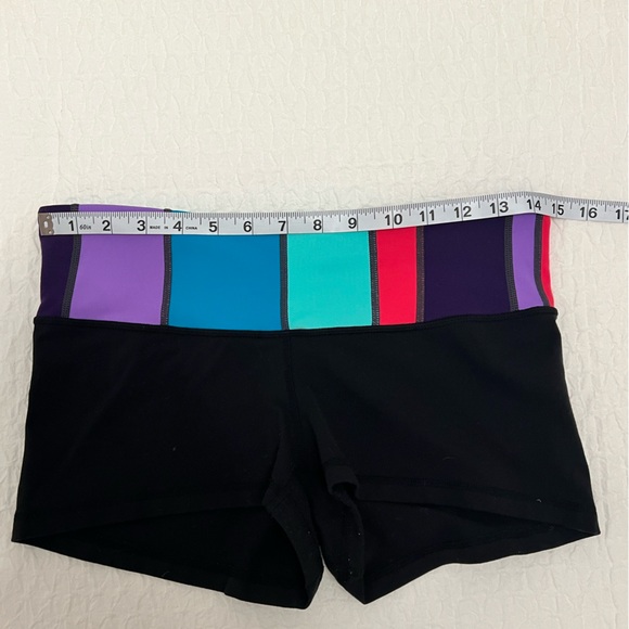 Lululemon Women's shorts with colorful waistband - Picture 6 of 7